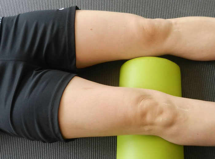 Quadriceps isometrische Anspannung: angespannt